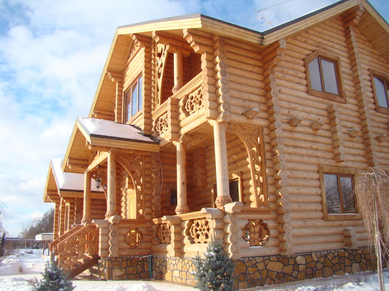 Брус или бревно: какой материал выбрать для строительства дома в Новосибирске