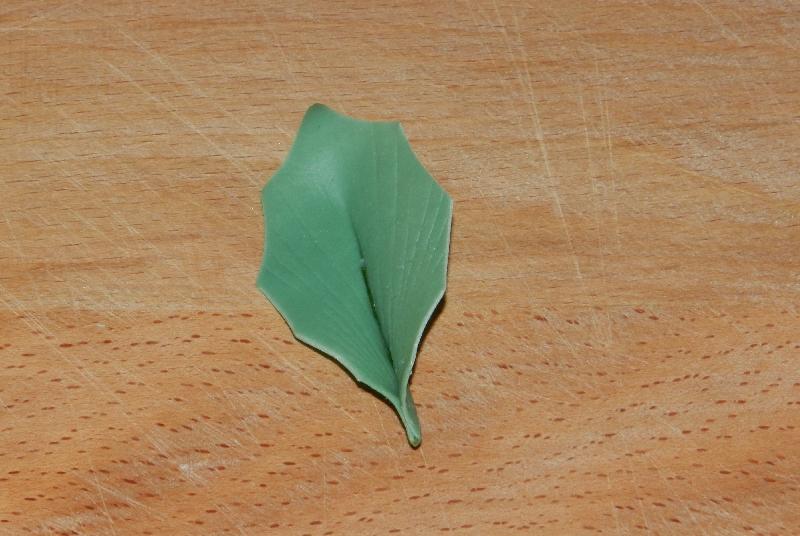 Листья из фарфора