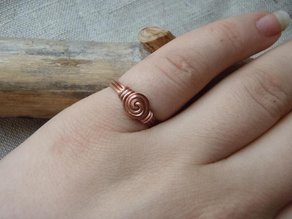Золотое кольцо с цветами. Купить кольца в виде цветка в золоте в Киеве | Интернет-магазин Оникс