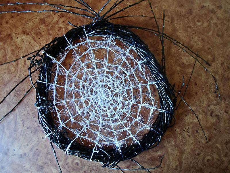 Как и из чего сделать паука и паутину на Хеллоуин?