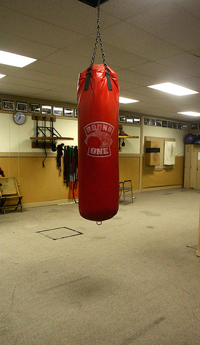 Настенная боксерская подушка своими руками: мастер-класс и инструкция по изготовлению