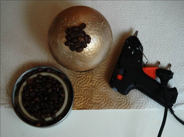 Как сделать дерево из кофейных зерен
