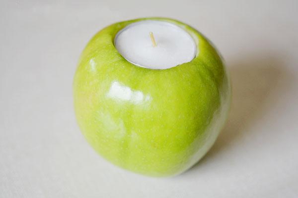 Осенние поделки: Подсвечник из яблока