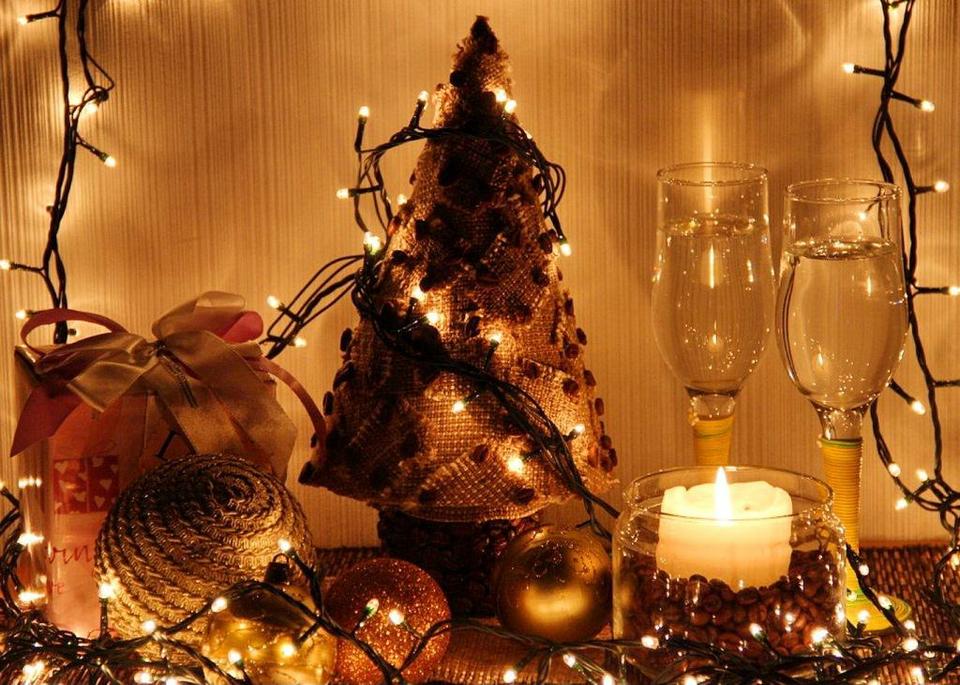 Ёлки, кофе, Новый Год! | Кофейные зерна декор, Самодельные рождественские подарки, Новые поделки