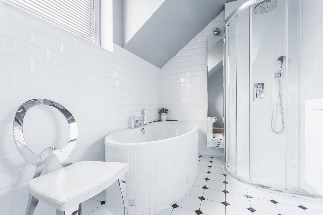 как выбрать цвет плитки для ванной комнаты в белом цвете