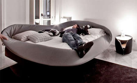 удивительная кровать