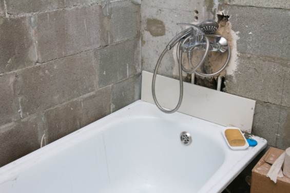 Гидроизоляция пола в ванной комнате своими руками: уменьшаем риск затопления соседей