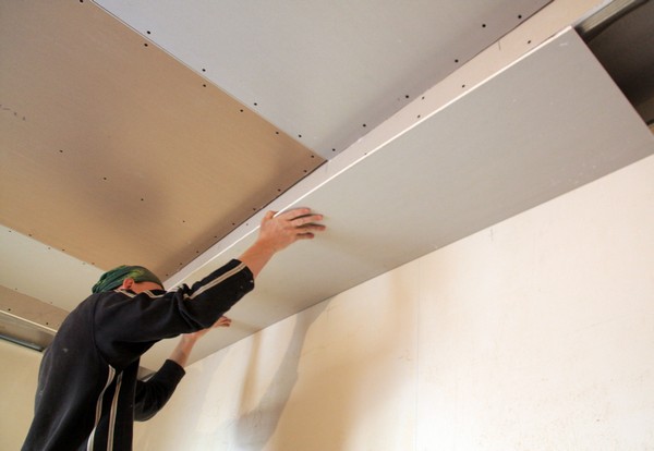 Многоуровневый потолок из гипсокартона с подсветкой: как сделать своими руками, монтаж